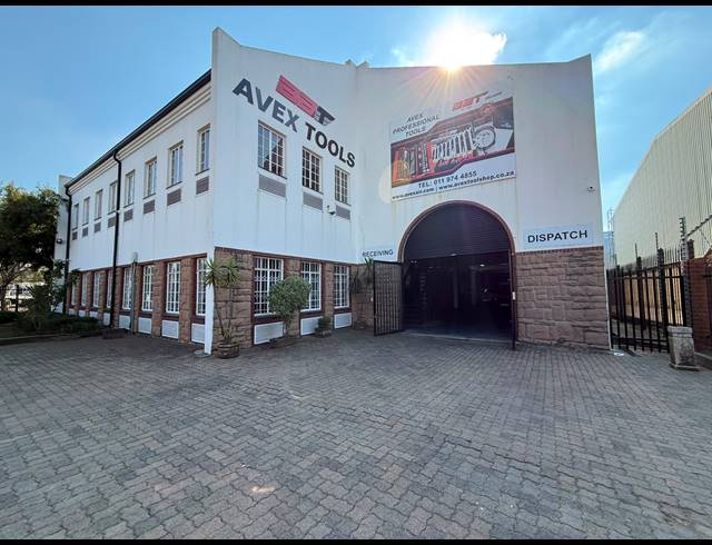 590M² WAREHOUSE TO LET IN SPARTAN